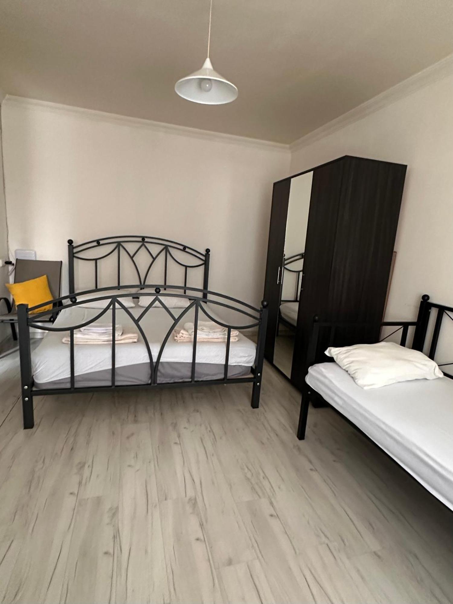 Apartment In The Center Of Erevan Екстериор снимка